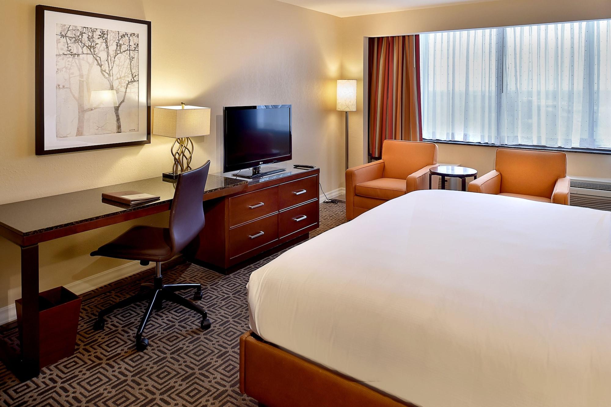 Doubletree By Hilton Hotel St. Louis - Честърфийлд Екстериор снимка