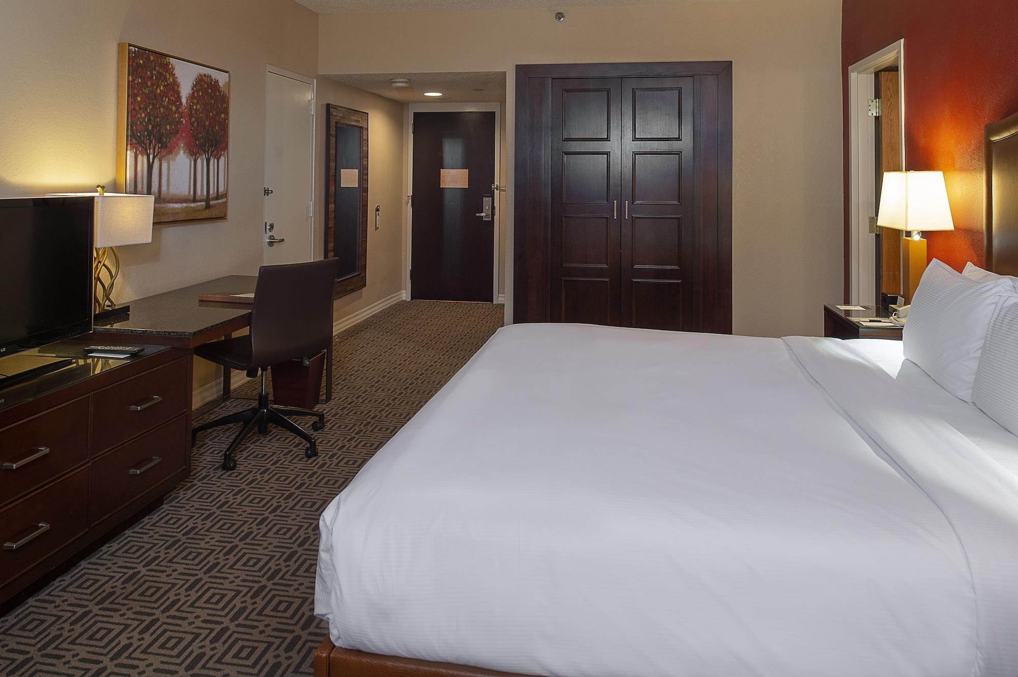 Doubletree By Hilton Hotel St. Louis - Честърфийлд Екстериор снимка