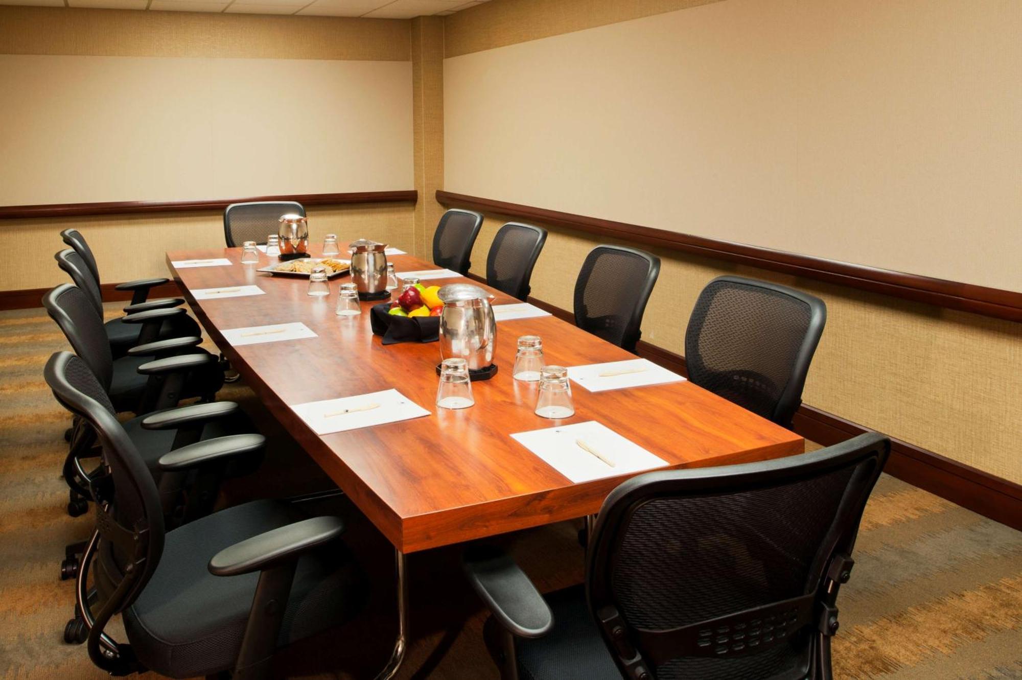 Doubletree By Hilton Hotel St. Louis - Честърфийлд Екстериор снимка