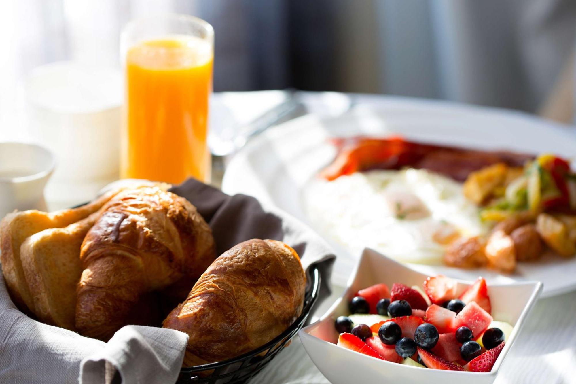 Doubletree By Hilton Hotel St. Louis - Честърфийлд Екстериор снимка