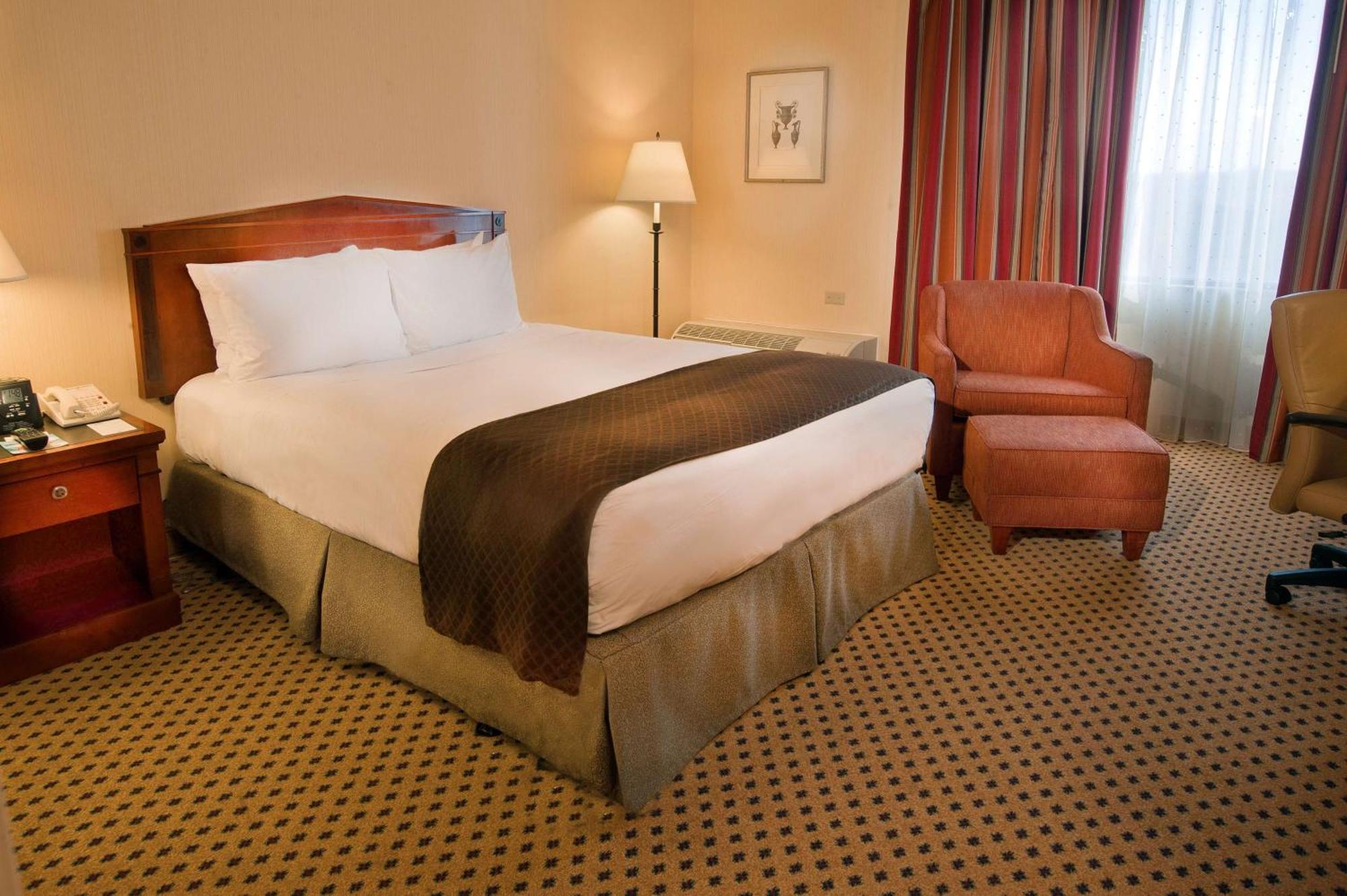 Doubletree By Hilton Hotel St. Louis - Честърфийлд Стая снимка