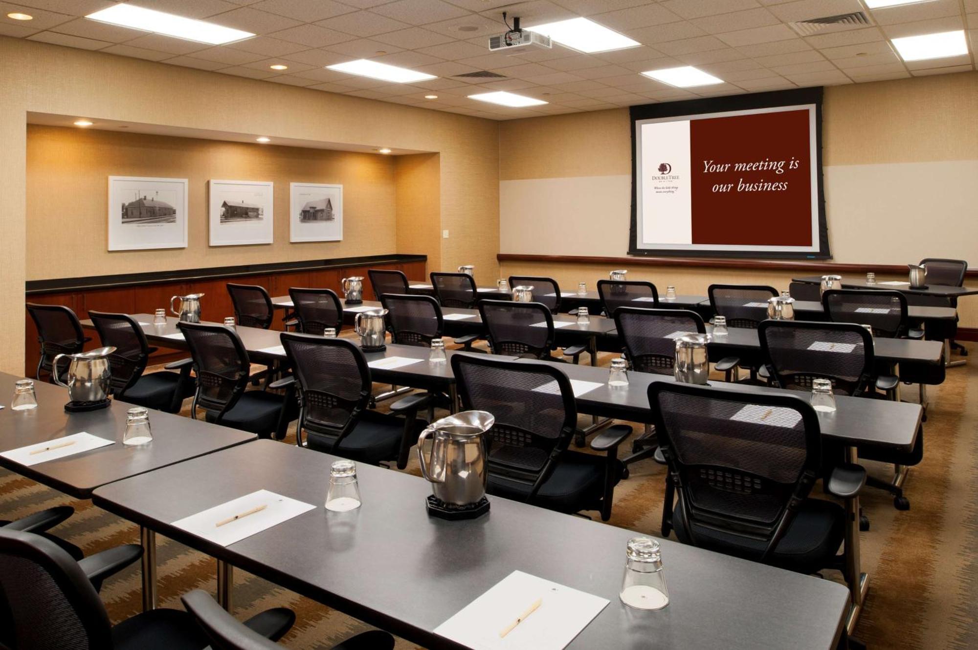 Doubletree By Hilton Hotel St. Louis - Честърфийлд Екстериор снимка