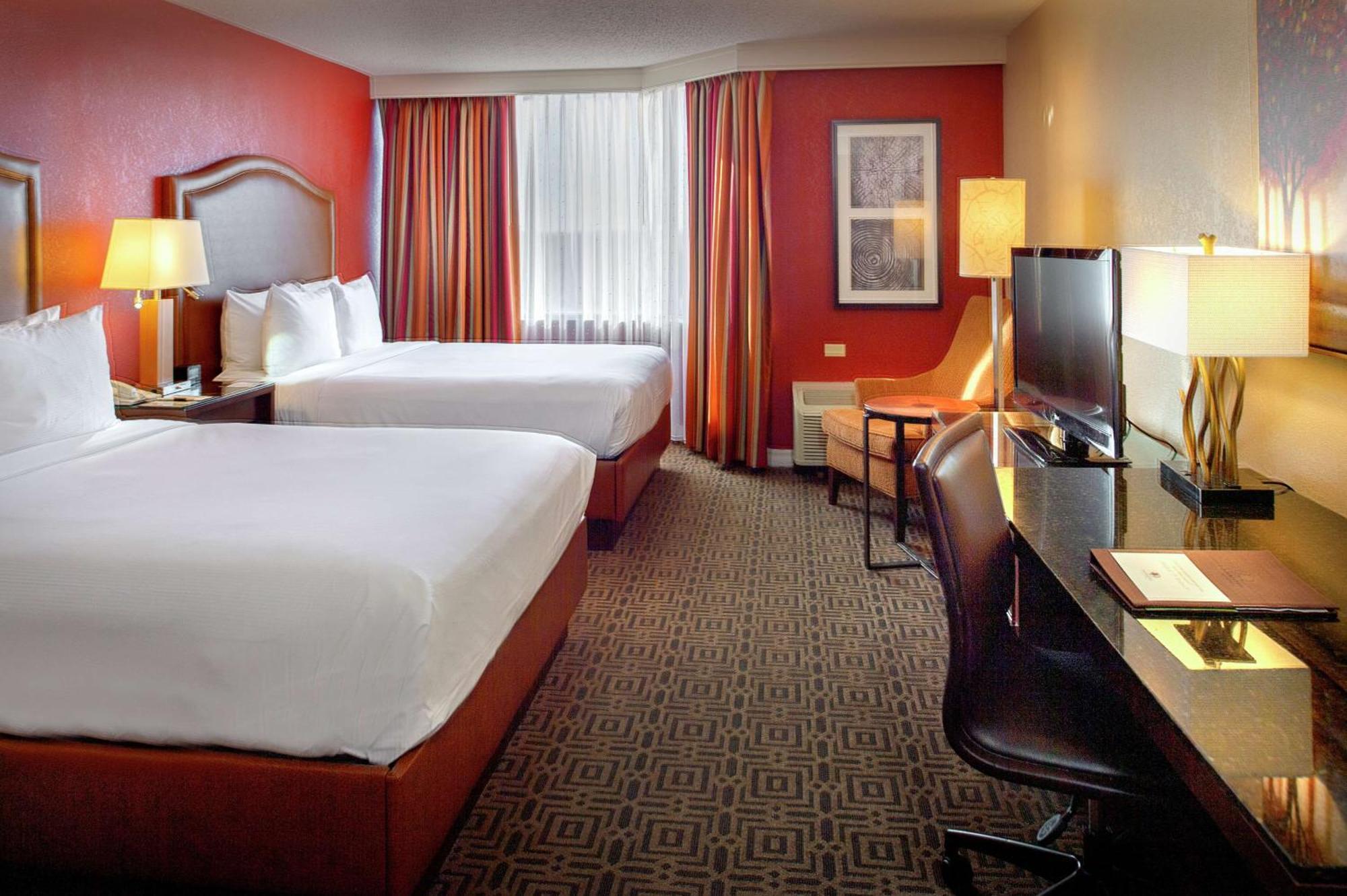 Doubletree By Hilton Hotel St. Louis - Честърфийлд Екстериор снимка