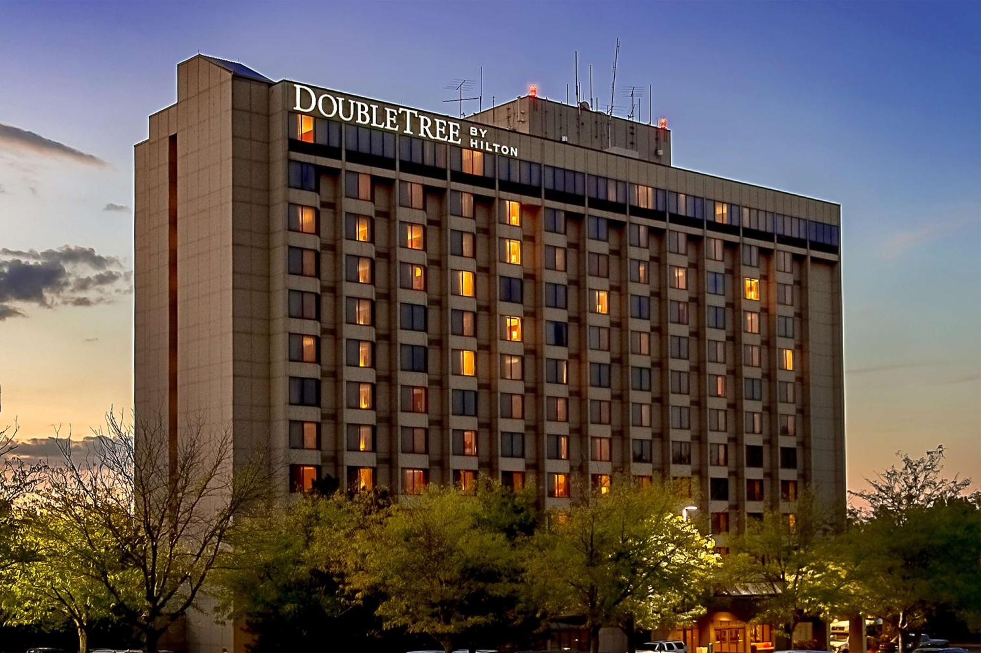 Doubletree By Hilton Hotel St. Louis - Честърфийлд Екстериор снимка
