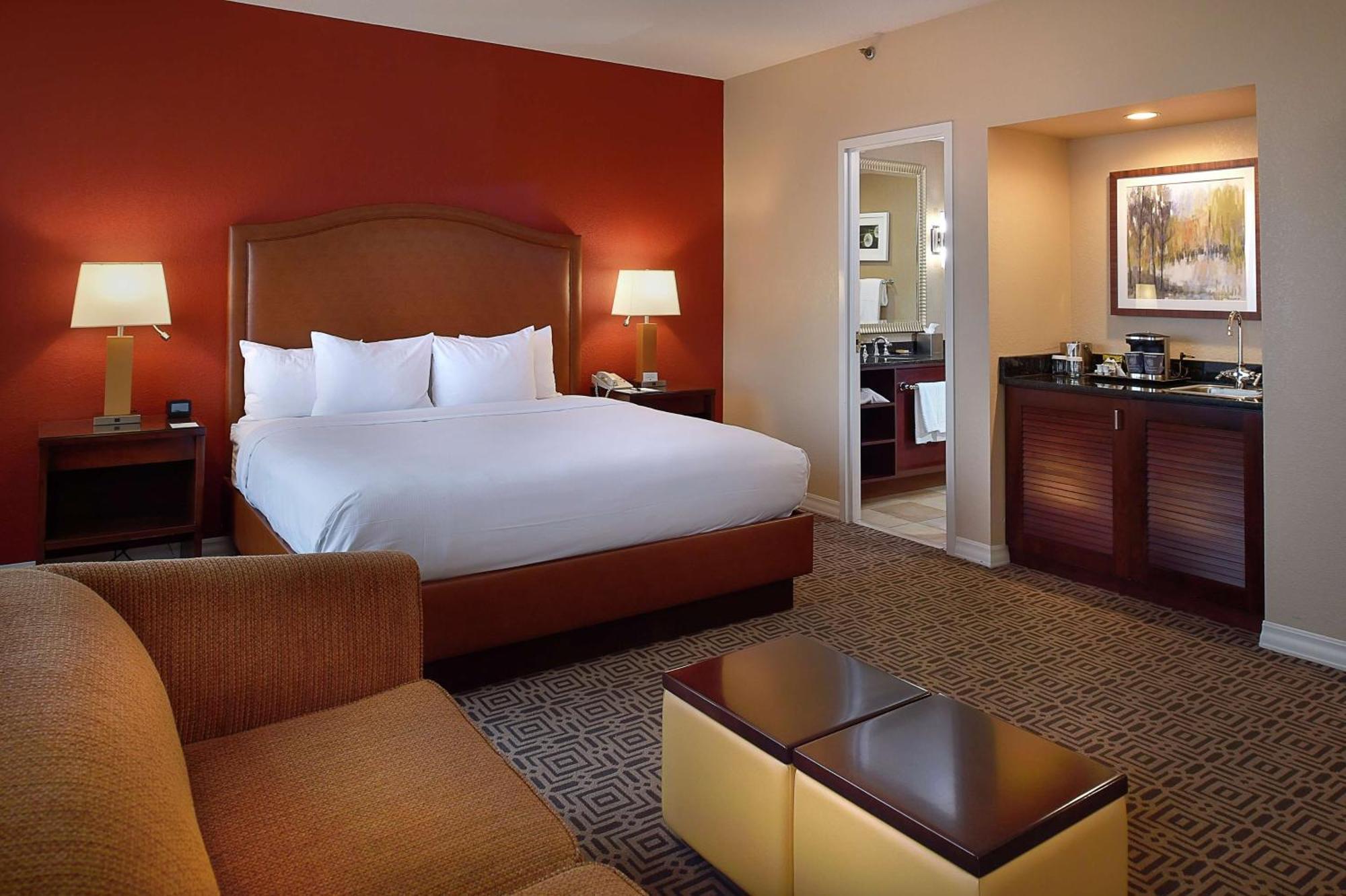 Doubletree By Hilton Hotel St. Louis - Честърфийлд Екстериор снимка