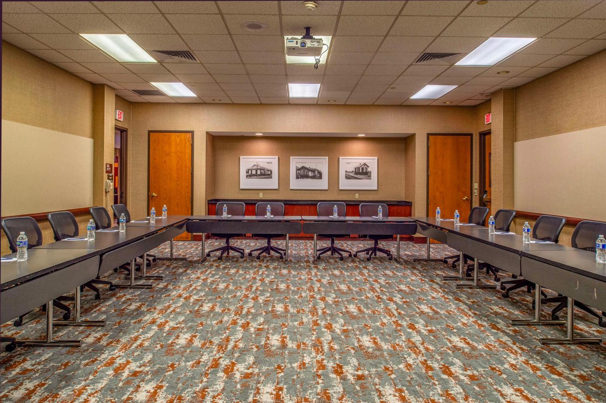 Doubletree By Hilton Hotel St. Louis - Честърфийлд Екстериор снимка