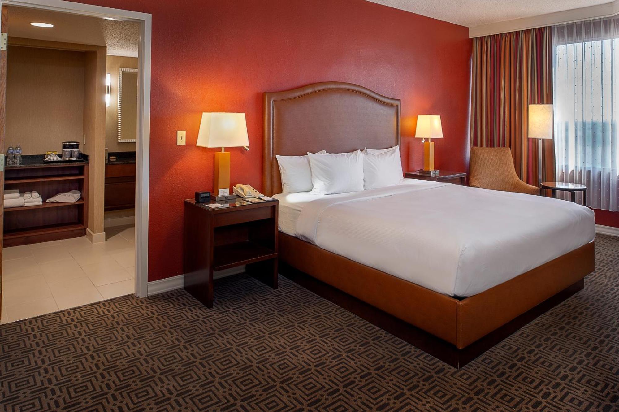 Doubletree By Hilton Hotel St. Louis - Честърфийлд Екстериор снимка