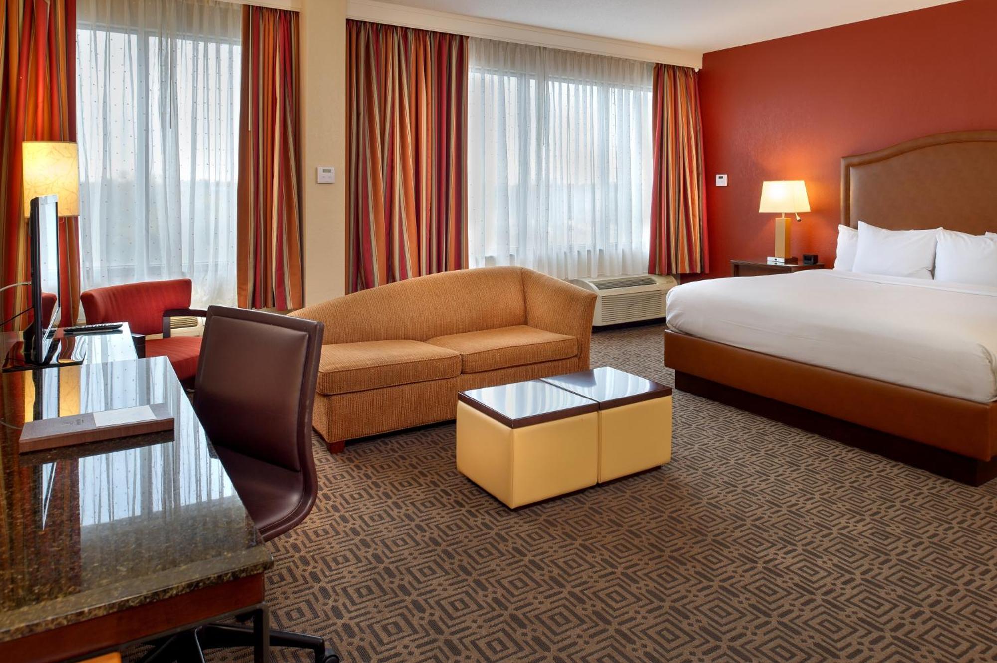Doubletree By Hilton Hotel St. Louis - Честърфийлд Екстериор снимка