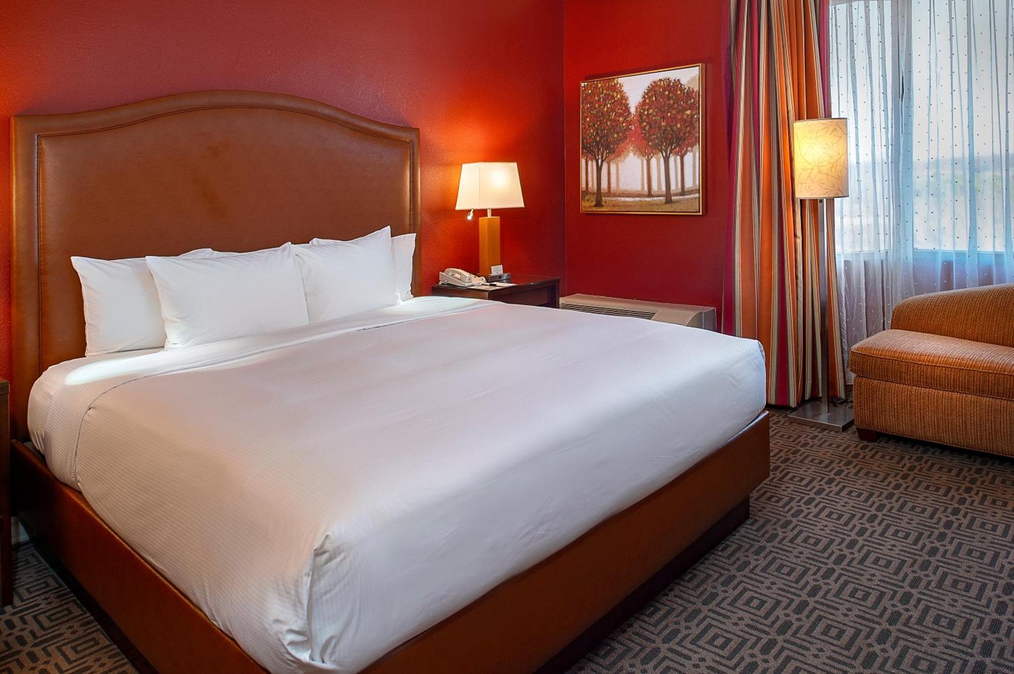 Doubletree By Hilton Hotel St. Louis - Честърфийлд Екстериор снимка