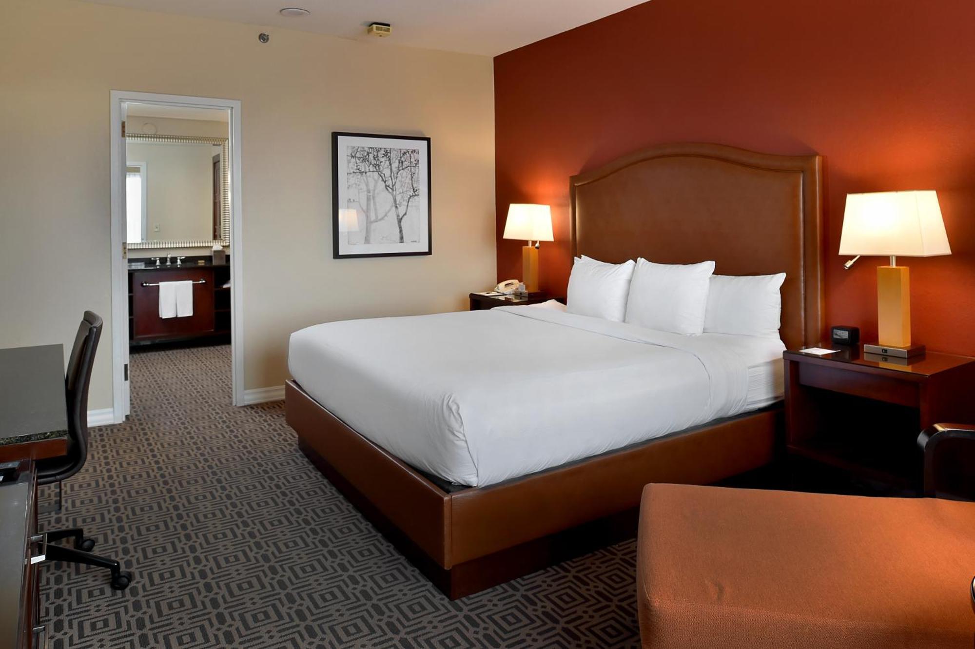 Doubletree By Hilton Hotel St. Louis - Честърфийлд Екстериор снимка